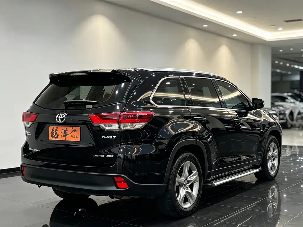 Toyota Highlander — фото 5