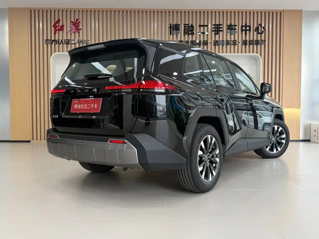 Toyota RAV4 — фото 3