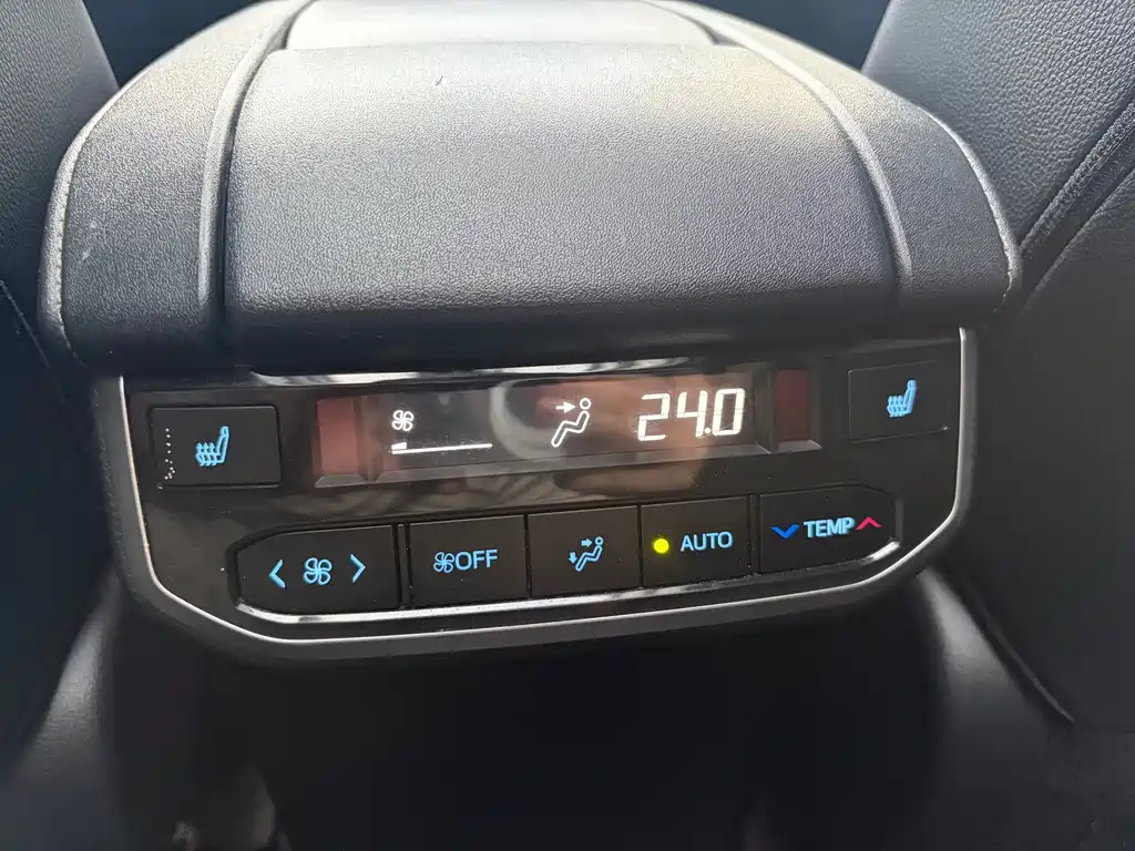 Toyota Highlander — фото 19