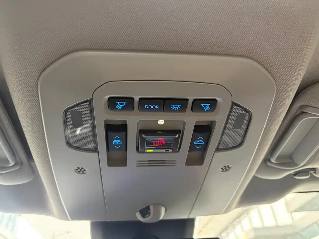Toyota Highlander — фото 21