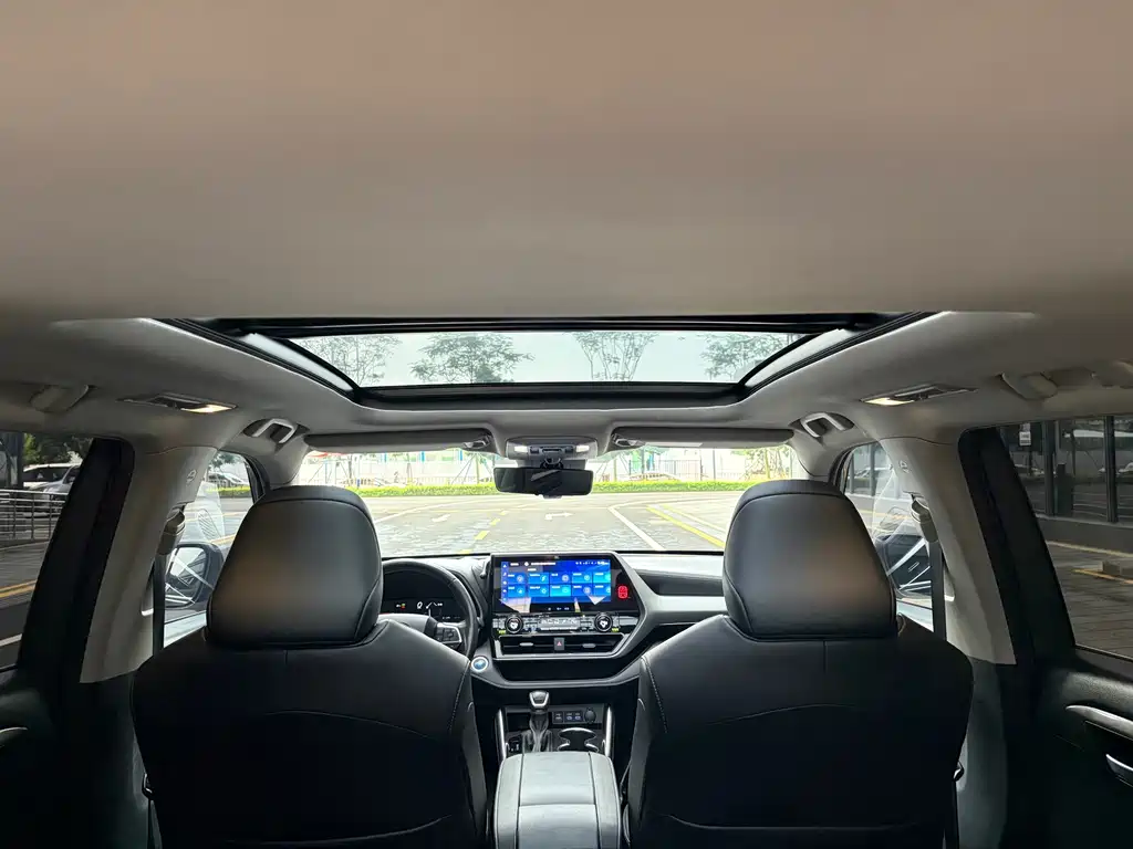 Toyota Highlander — фото 23