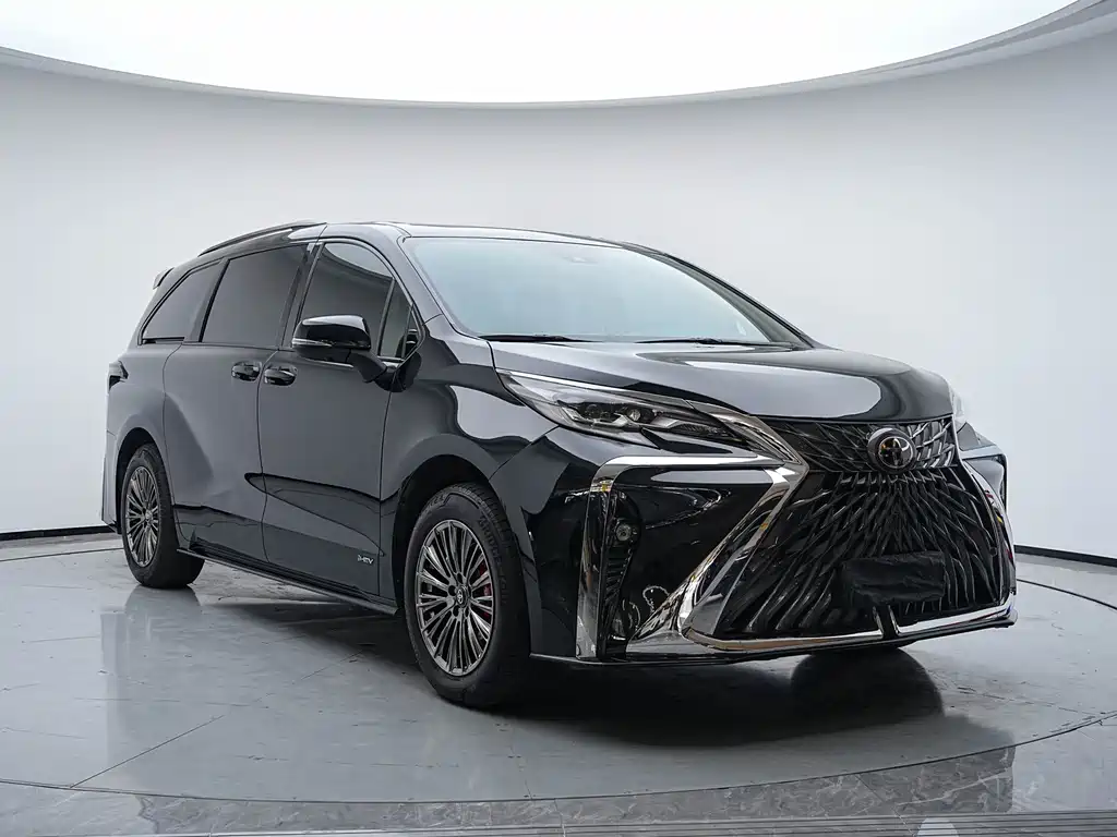 Toyota Sienna — фото 3