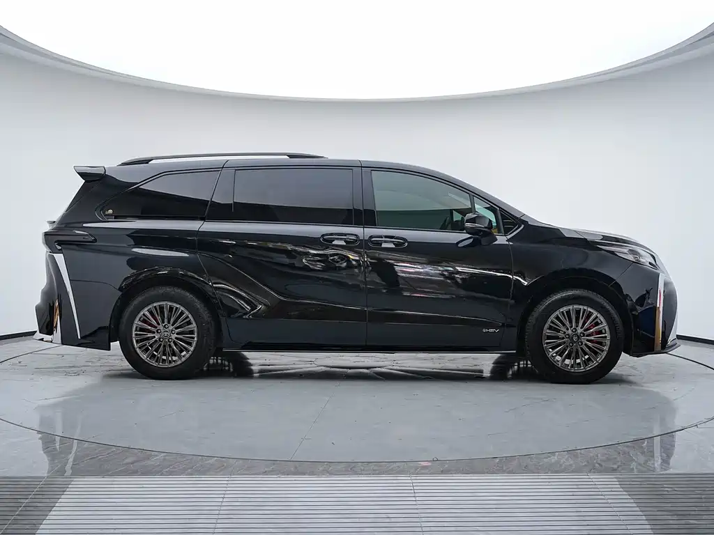 Toyota Sienna — фото 4