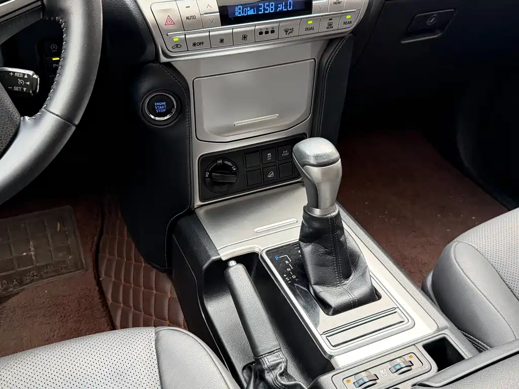 Toyota Prado — фото 14
