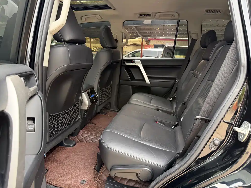 Toyota Prado — фото 10