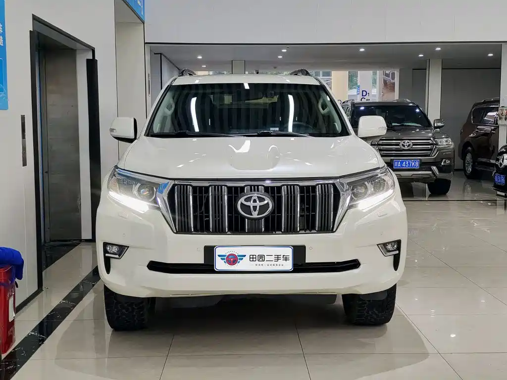 Toyota Prado — фото 2