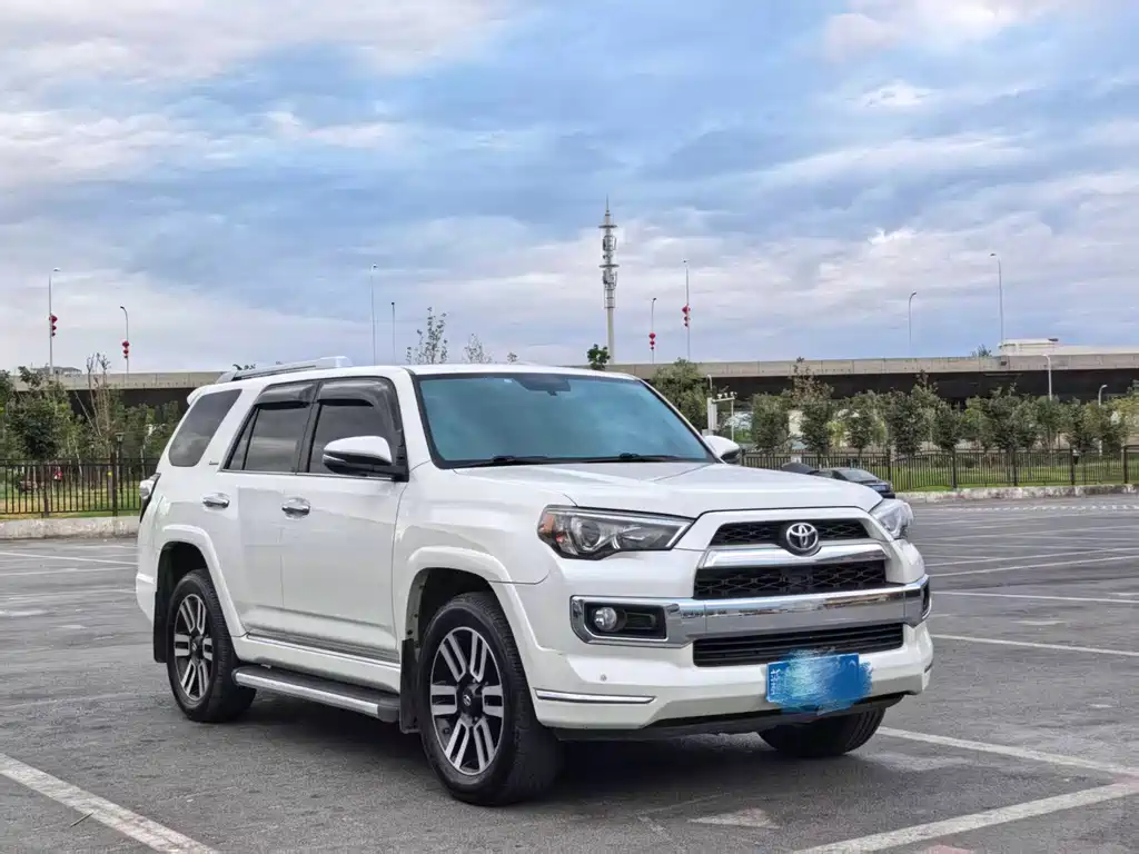 Toyota 4Runner — фото 3
