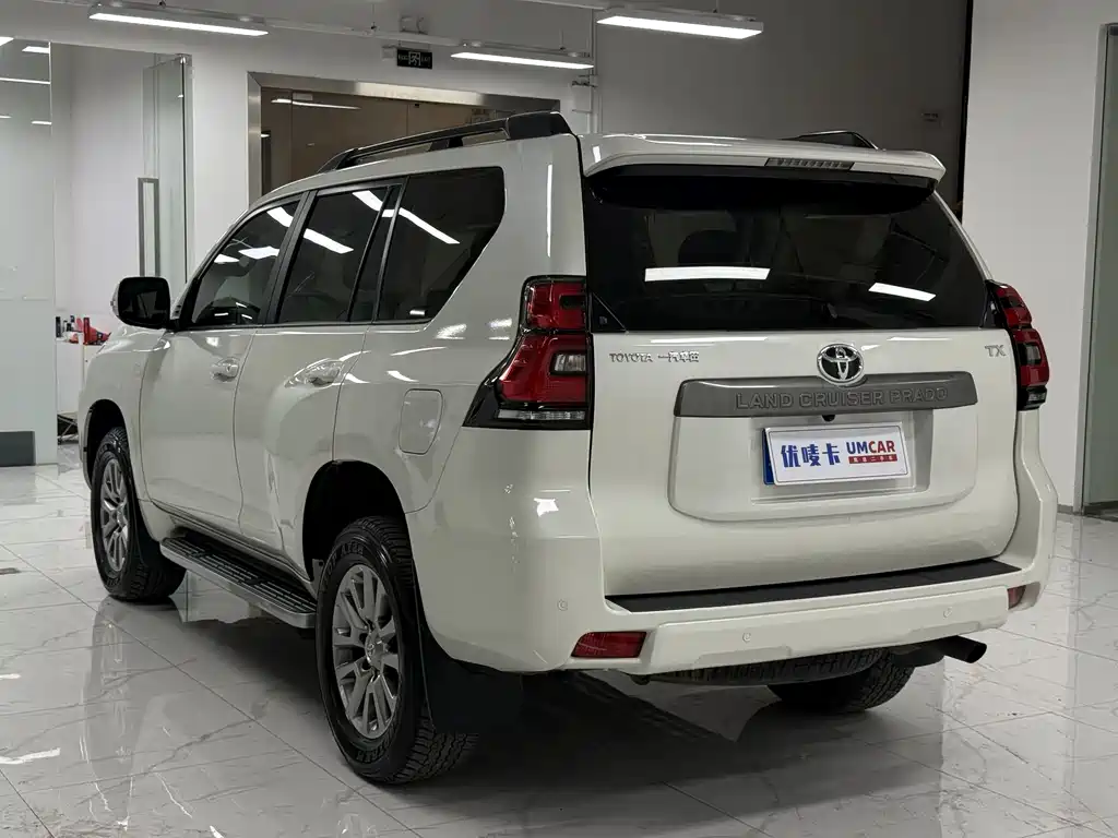Toyota Prado — фото 4