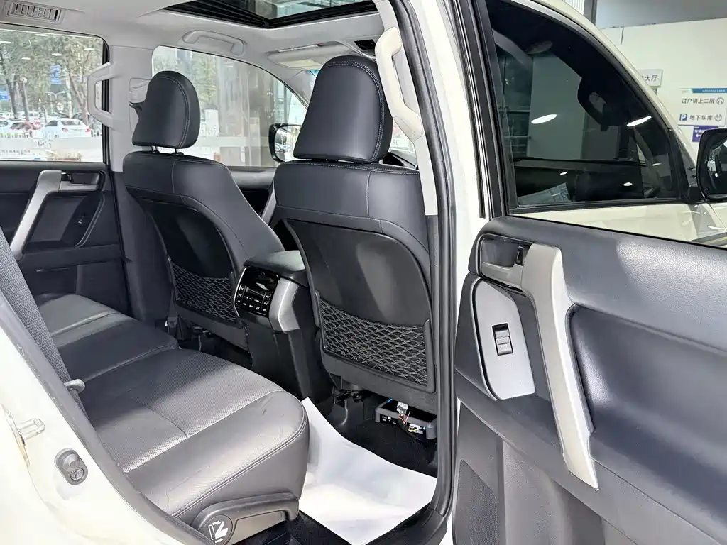 Toyota Prado — фото 17