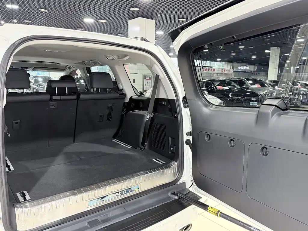 Toyota Prado — фото 18