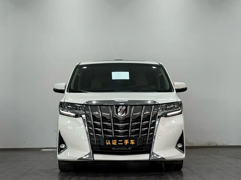 Toyota Alphard — фото 2