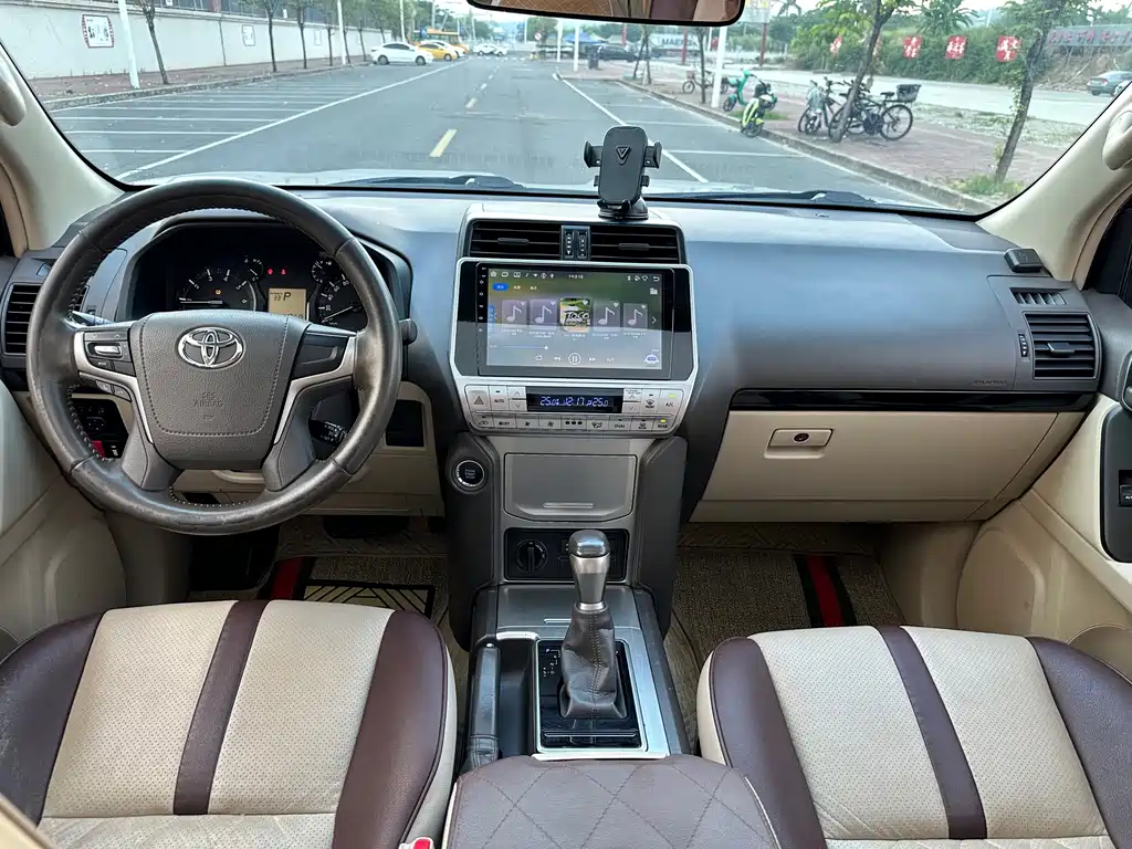 Toyota Prado (Import) — фото 11