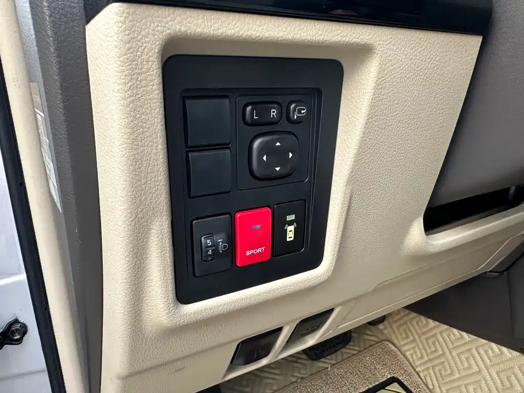 Toyota Prado (Import) — фото 7