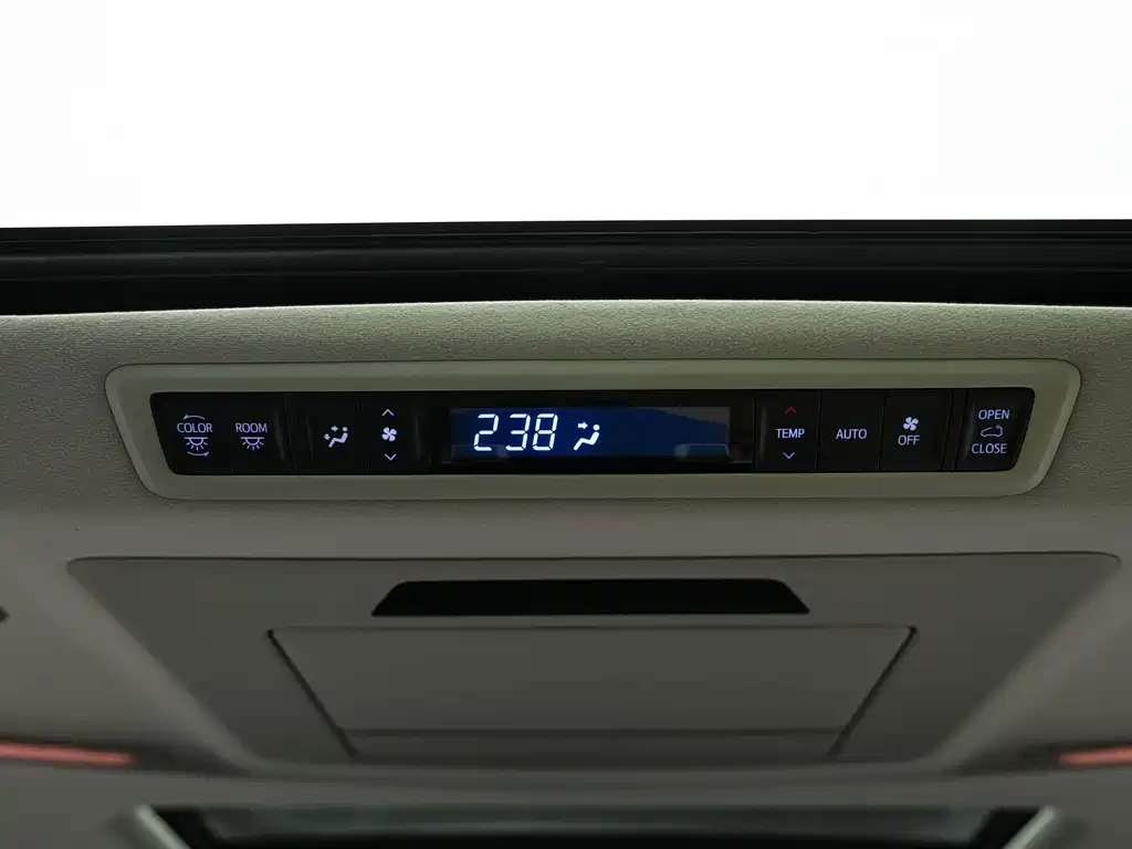 Toyota Vellfire — фото 13