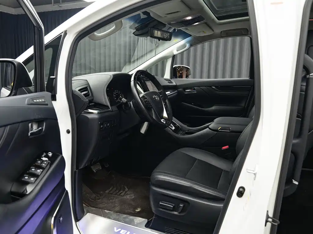 Toyota Vellfire — фото 17