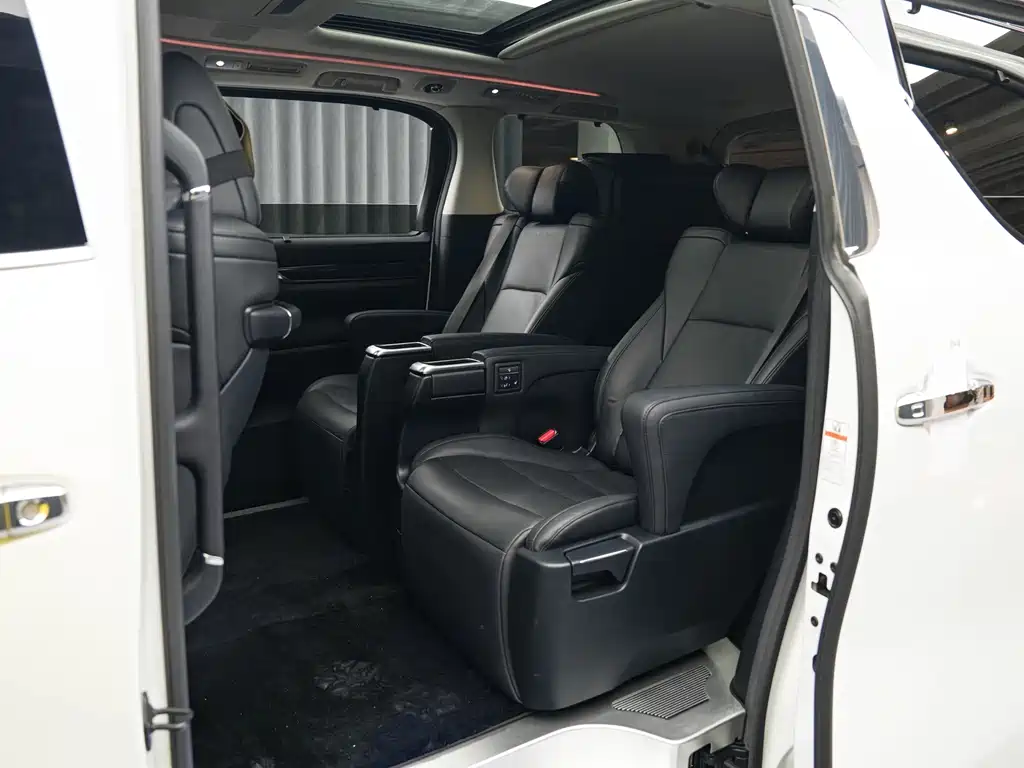 Toyota Vellfire — фото 19