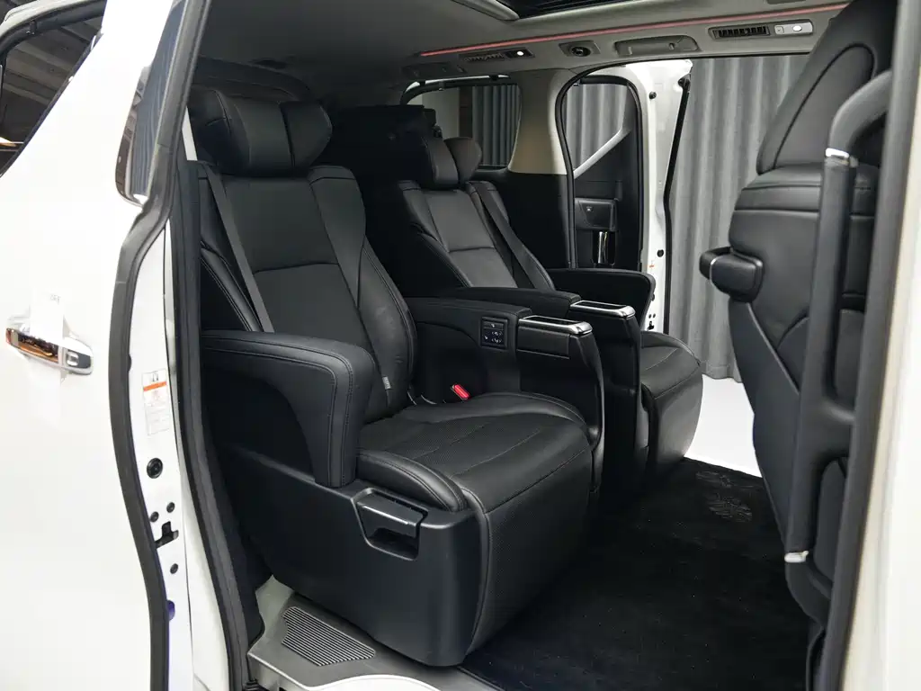 Toyota Vellfire — фото 20