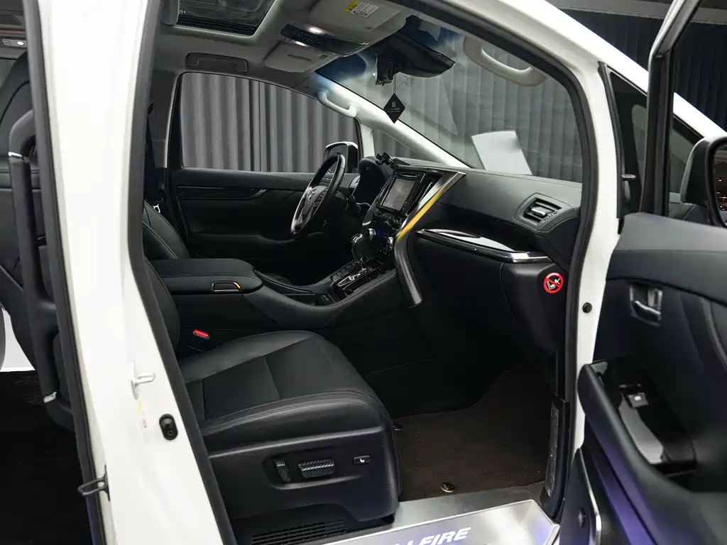Toyota Vellfire — фото 21
