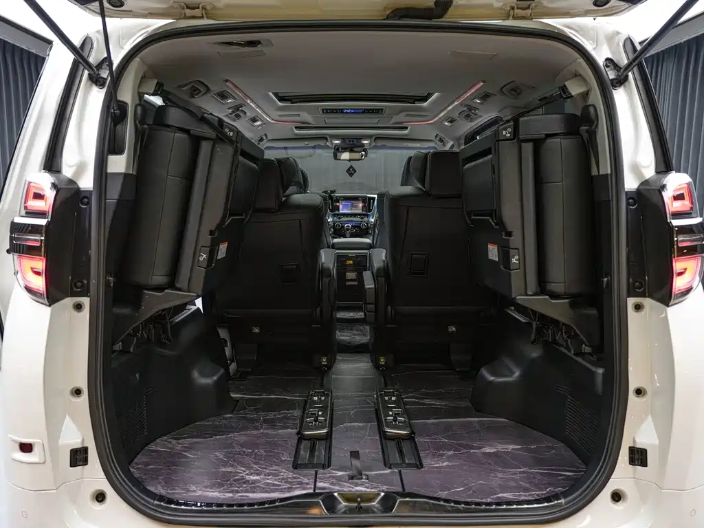 Toyota Vellfire — фото 23