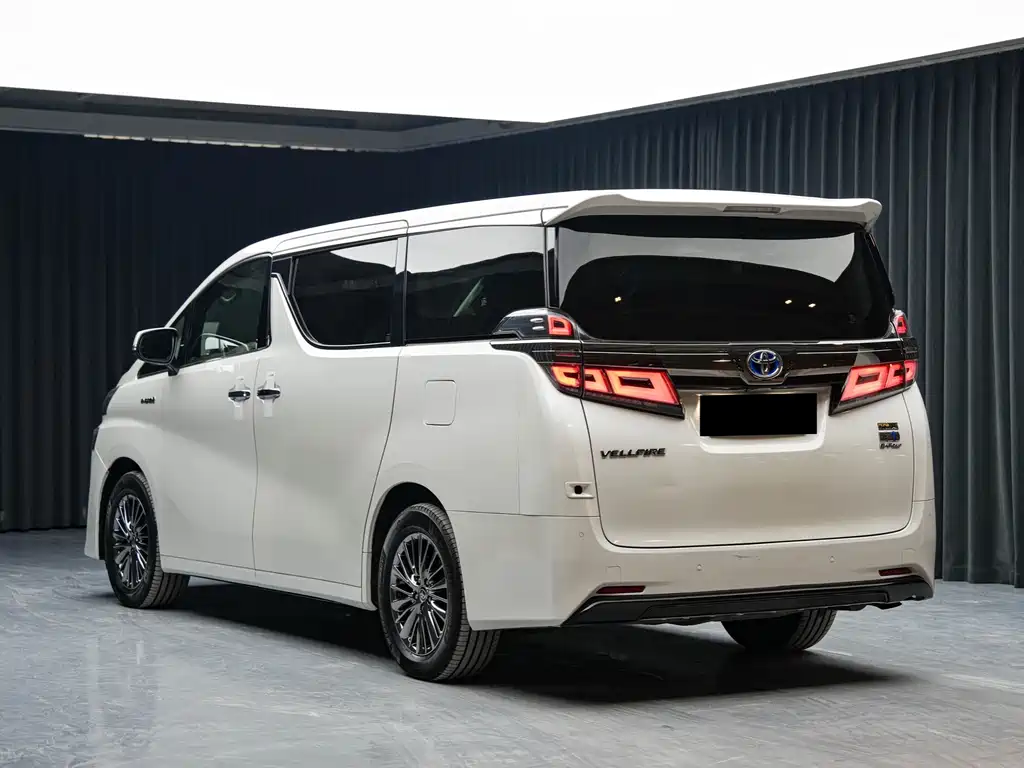 Toyota Vellfire — фото 4
