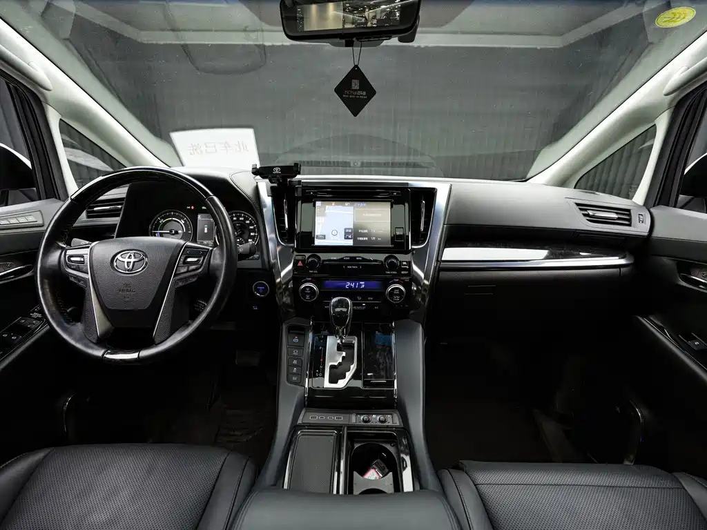 Toyota Vellfire — фото 7