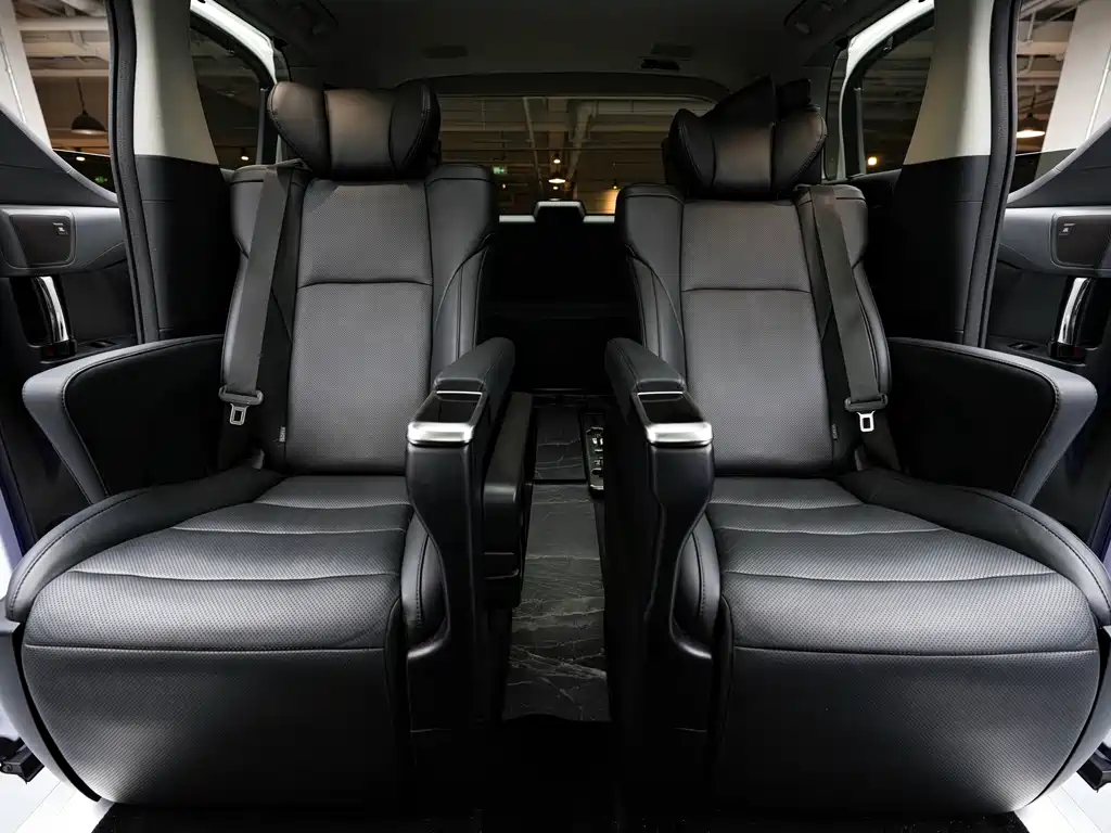 Toyota Vellfire — фото 8