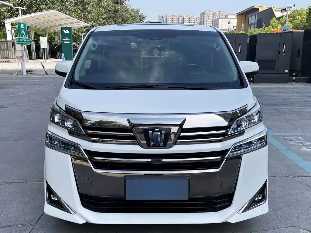 Toyota Vellfire — фото 2