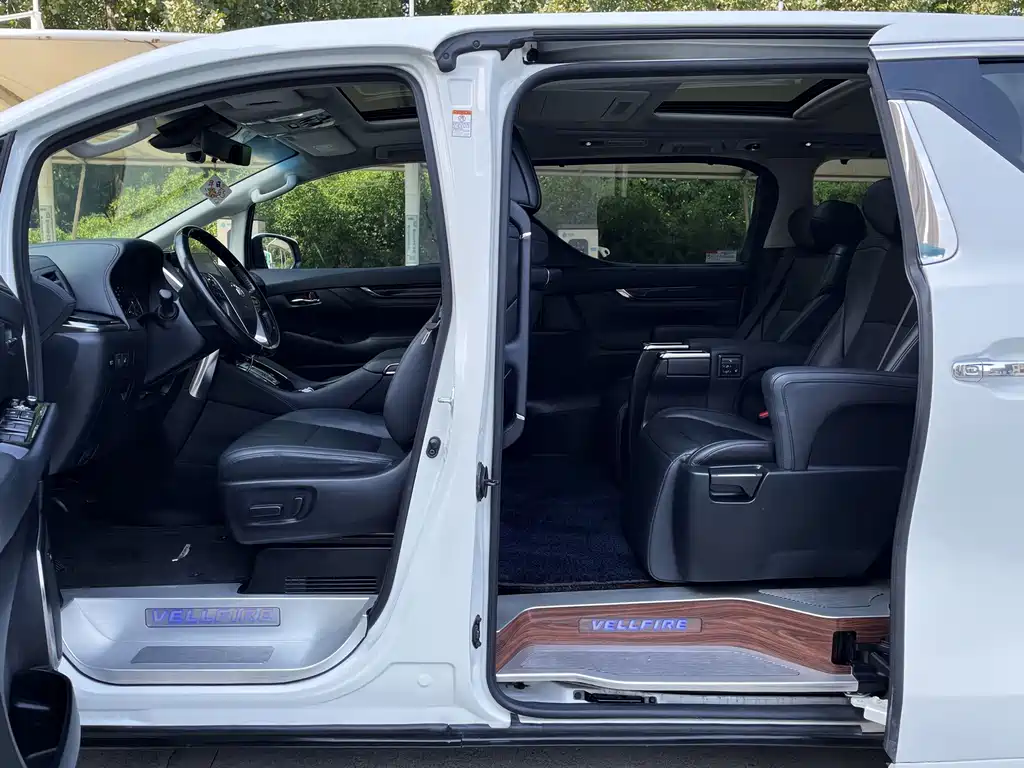 Toyota Vellfire — фото 17