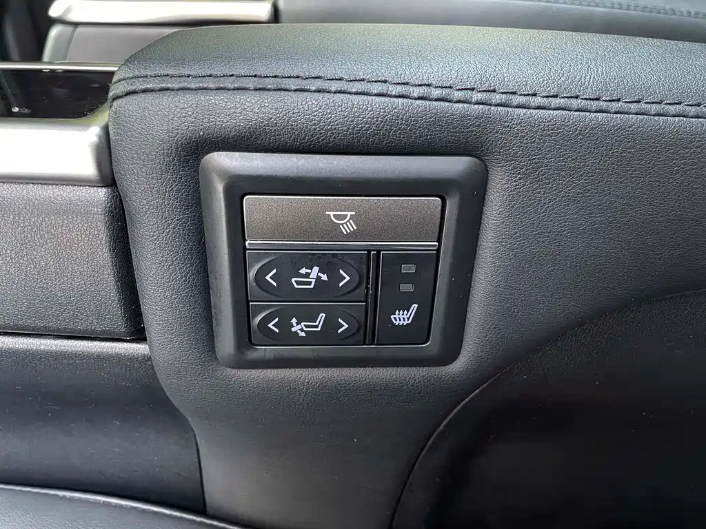 Toyota Vellfire — фото 18