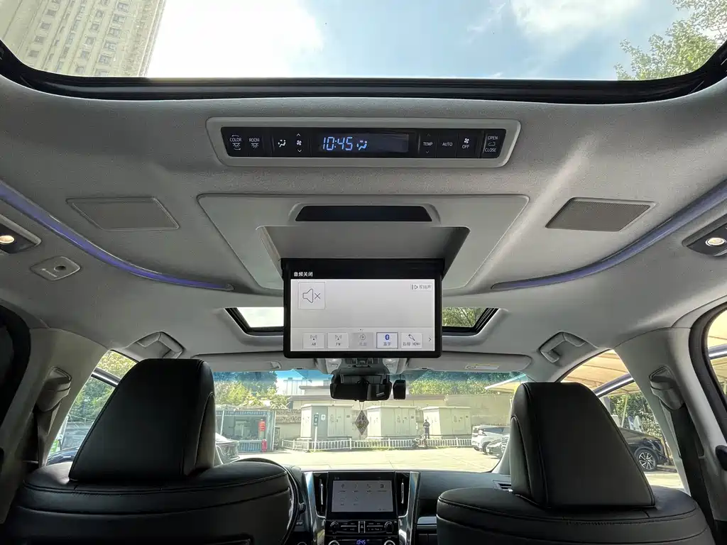Toyota Vellfire — фото 20