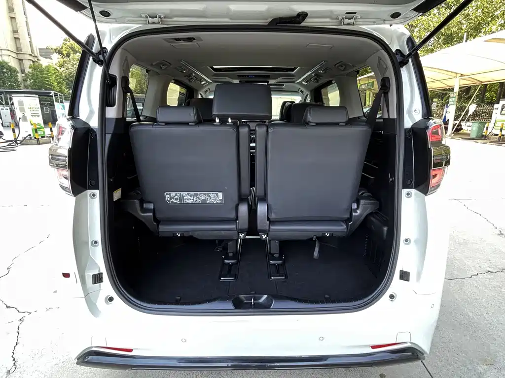 Toyota Vellfire — фото 22