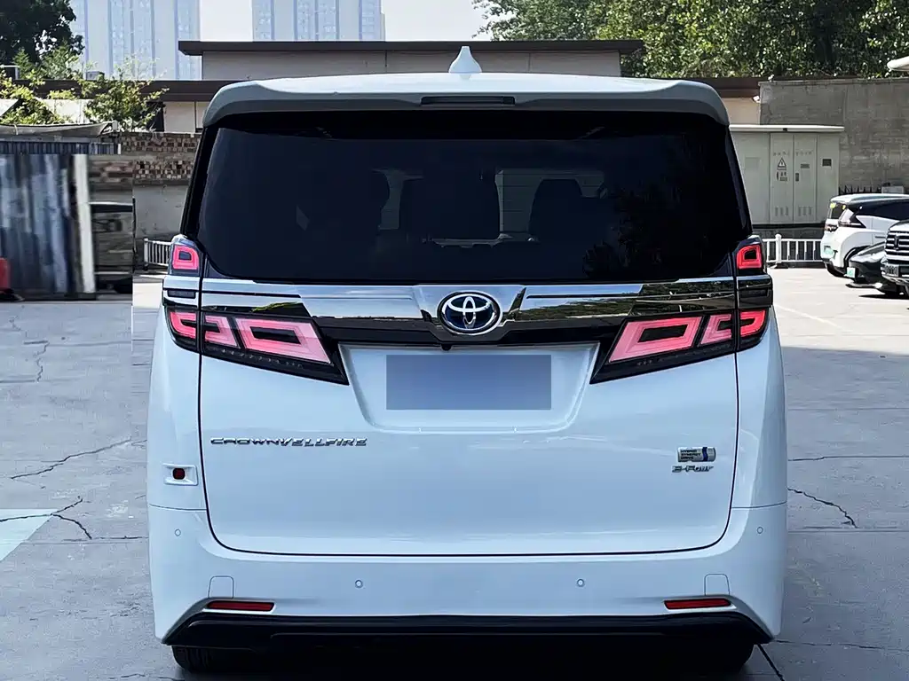 Toyota Vellfire — фото 4