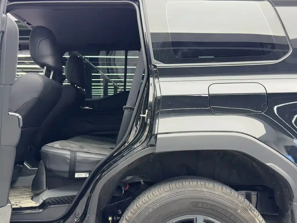 Toyota Prado — фото 9
