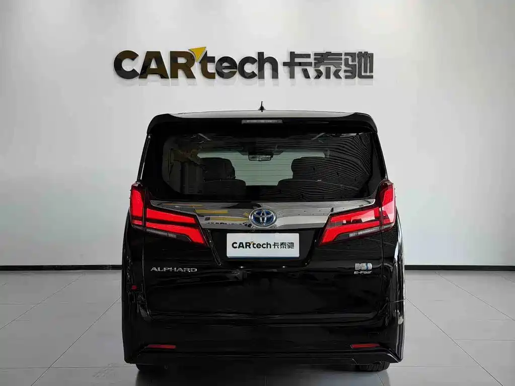 Toyota Alphard — фото 3