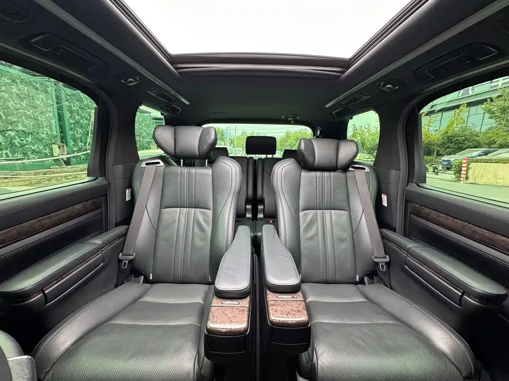 Toyota Alphard — фото 8