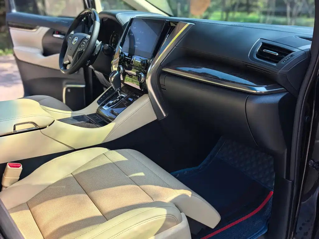 Toyota Vellfire — фото 11