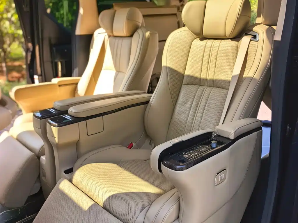 Toyota Vellfire — фото 18