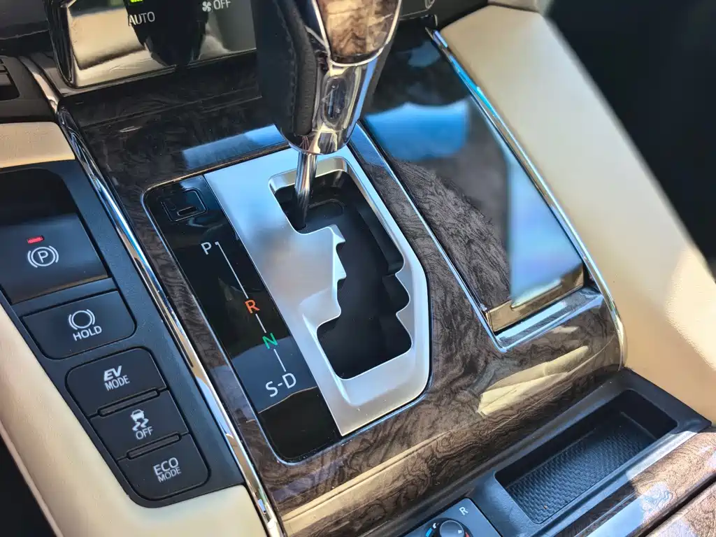 Toyota Vellfire — фото 25