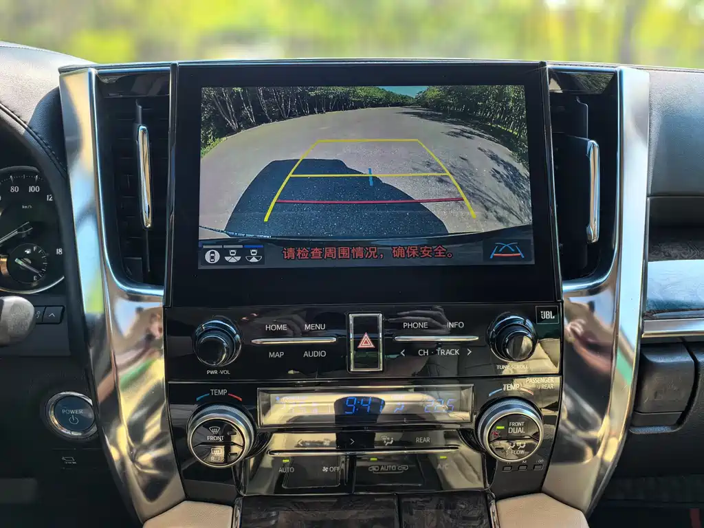 Toyota Vellfire — фото 26