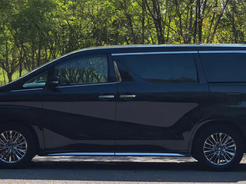 Toyota Vellfire — фото 4