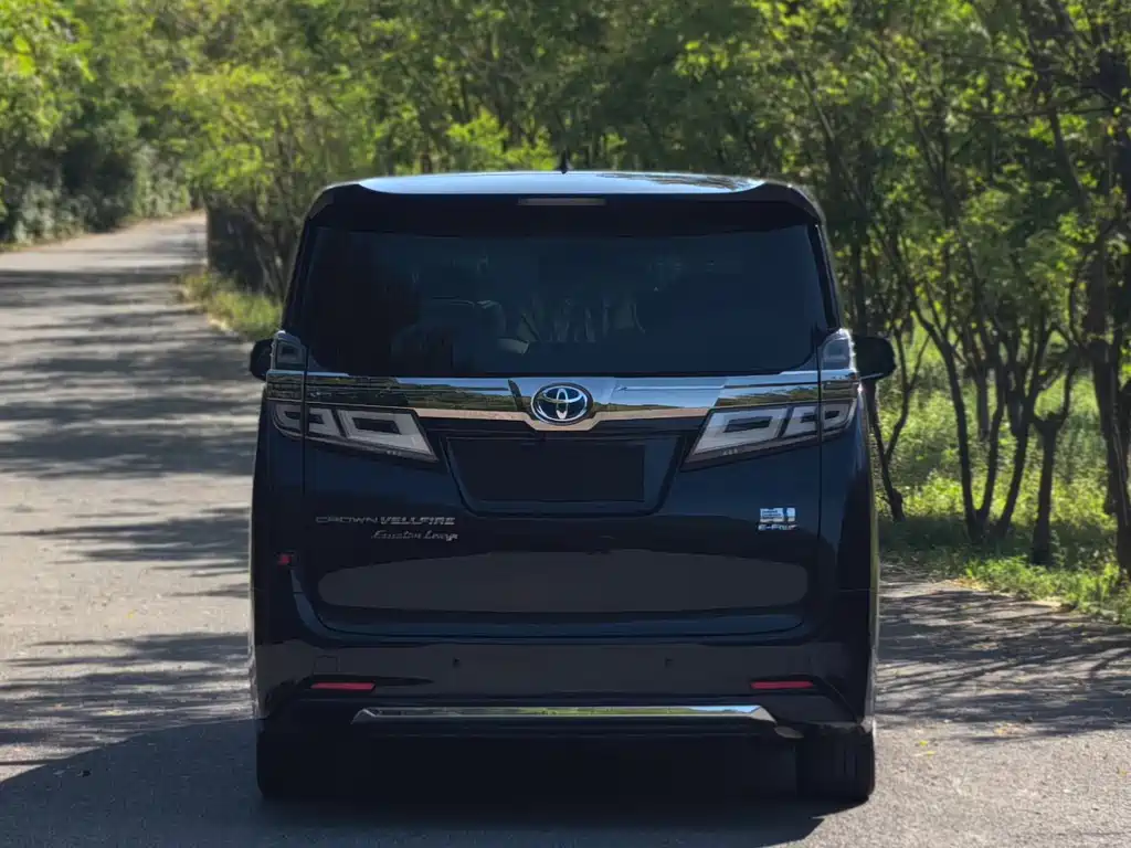 Toyota Vellfire — фото 5