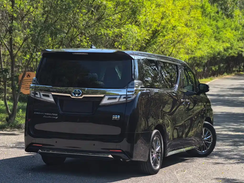 Toyota Vellfire — фото 6