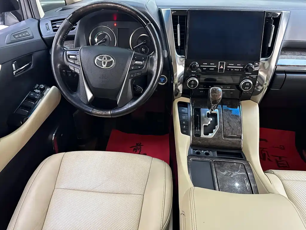 Toyota Alphard — фото 15