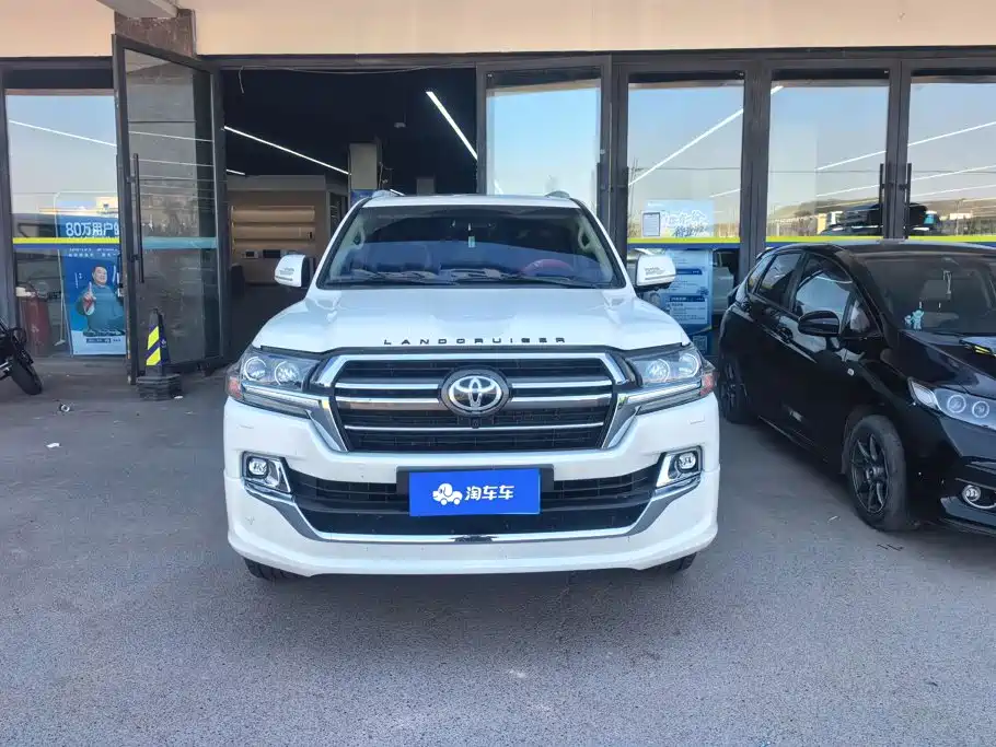 Toyota RAV4 — фото 2