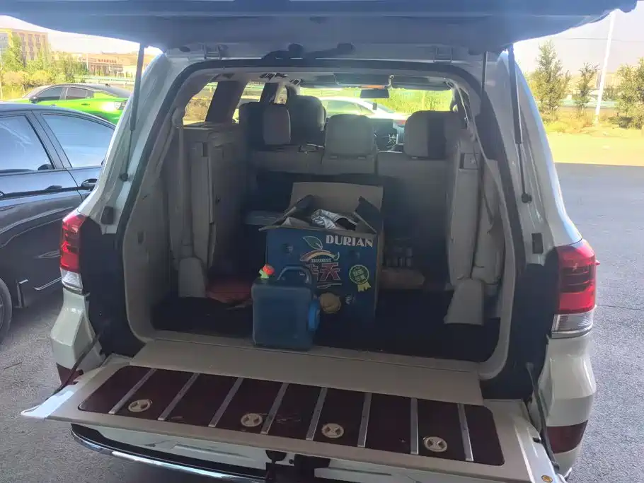Toyota RAV4 — фото 4