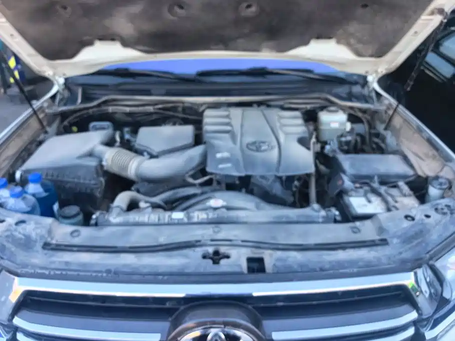 Toyota RAV4 — фото 10