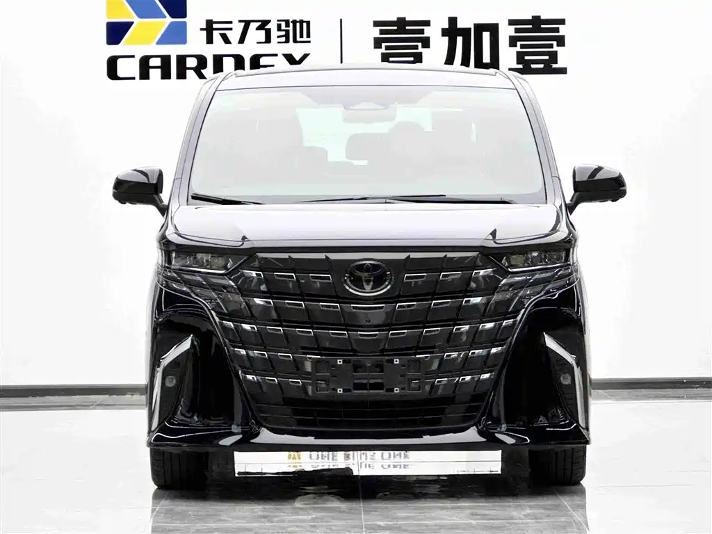 Toyota Alphard — фото 2