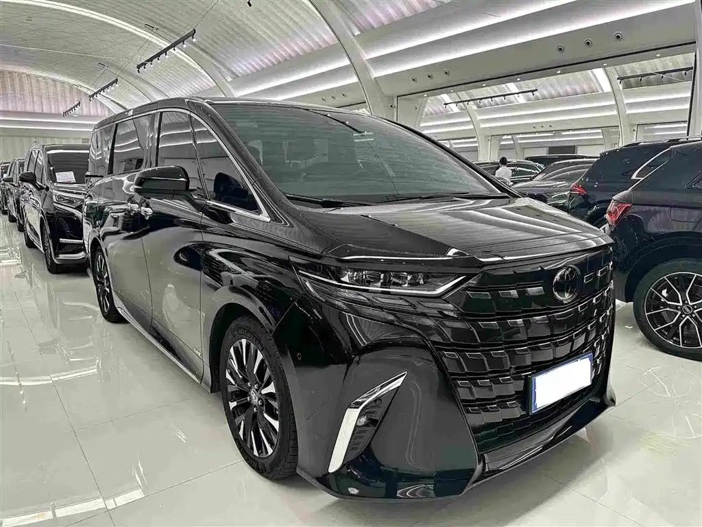 Toyota Alphard — фото 4