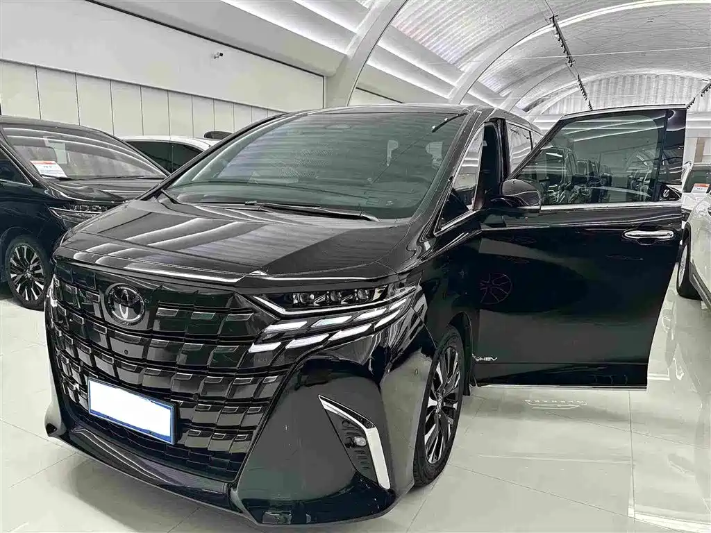 Toyota Alphard — фото 5