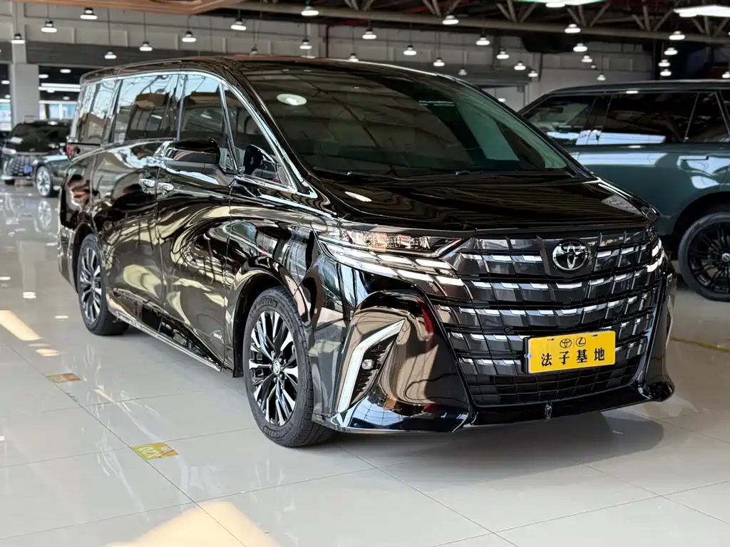 Toyota Alphard — фото 3